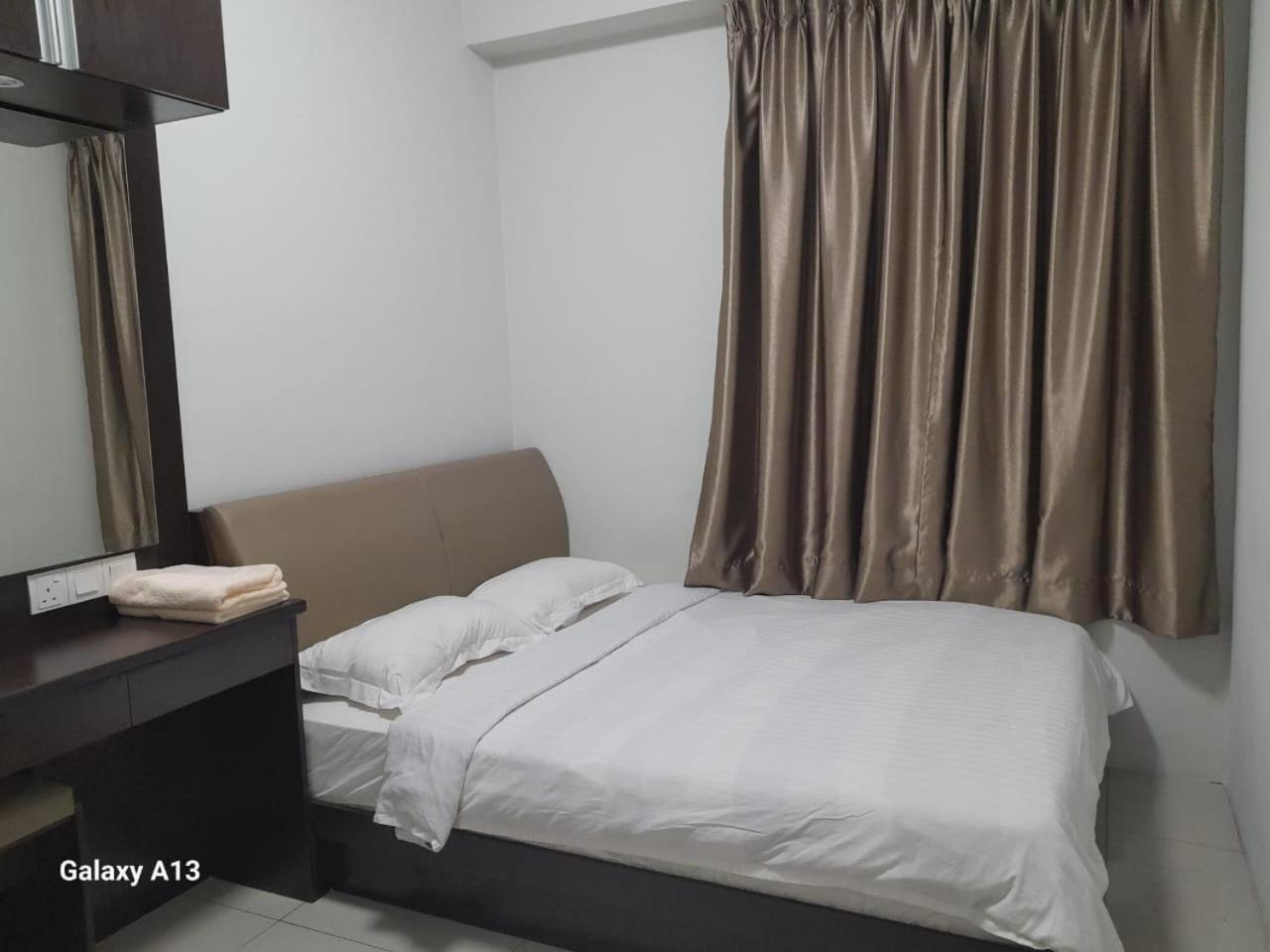 K. Riverfront Apartment Ipoh Bagian luar foto