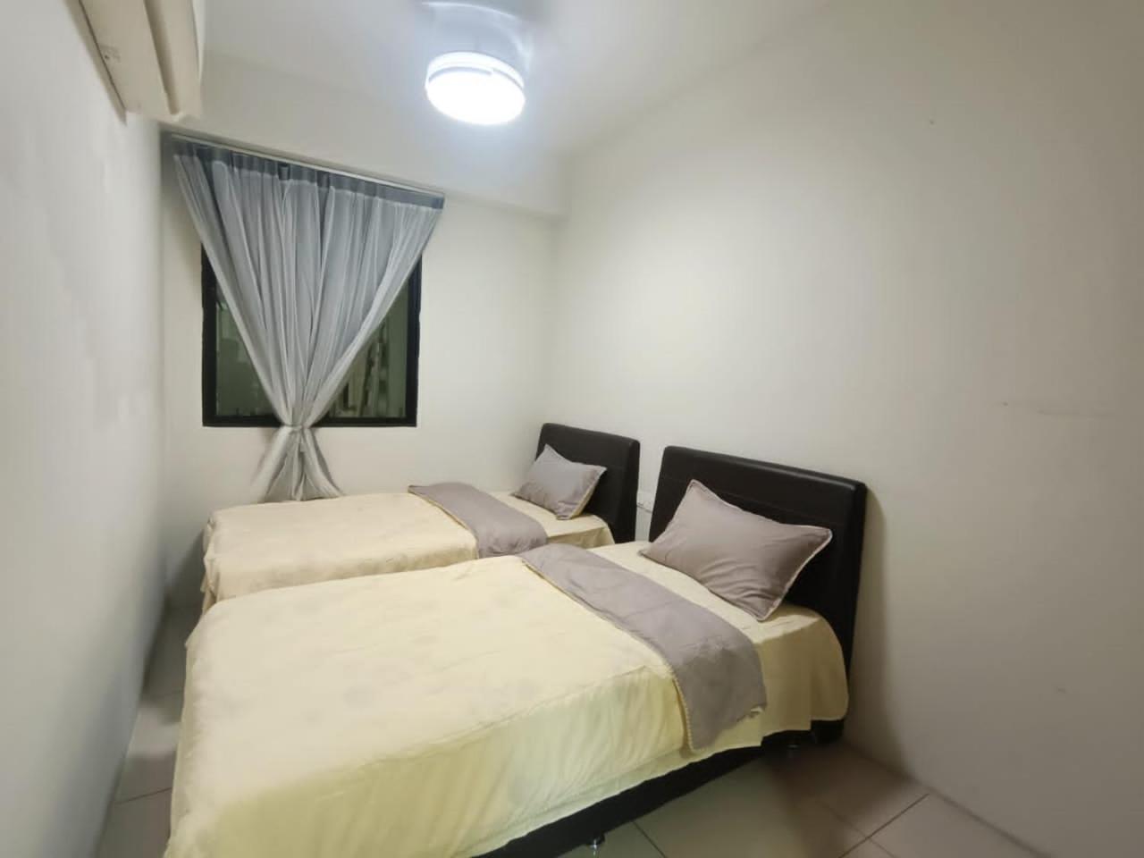 K. Riverfront Apartment Ipoh Bagian luar foto