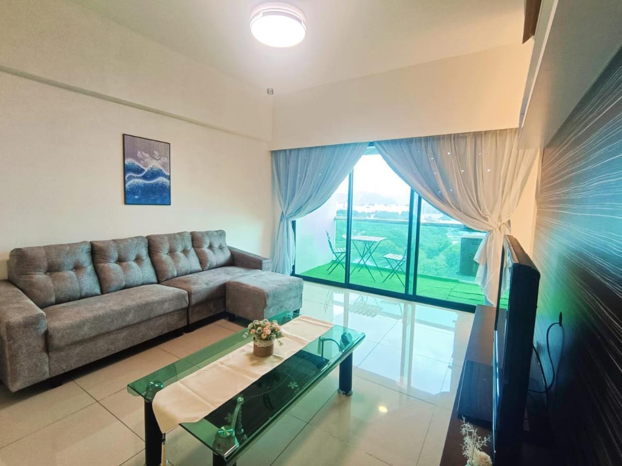 K. Riverfront Apartment Ipoh Bagian luar foto