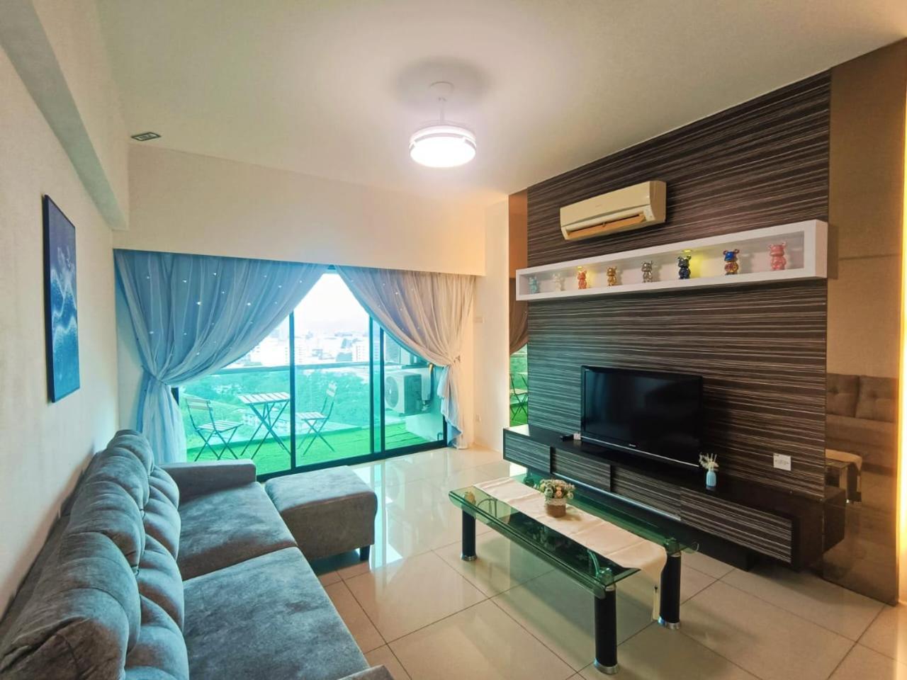 K. Riverfront Apartment Ipoh Bagian luar foto