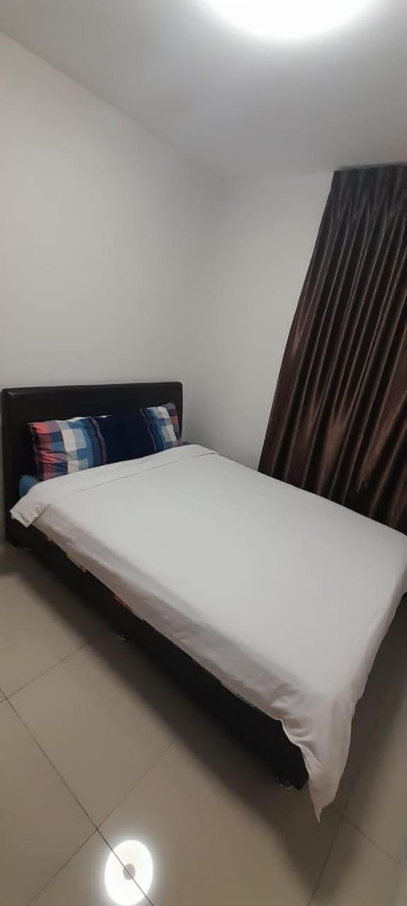 K. Riverfront Apartment Ipoh Bagian luar foto