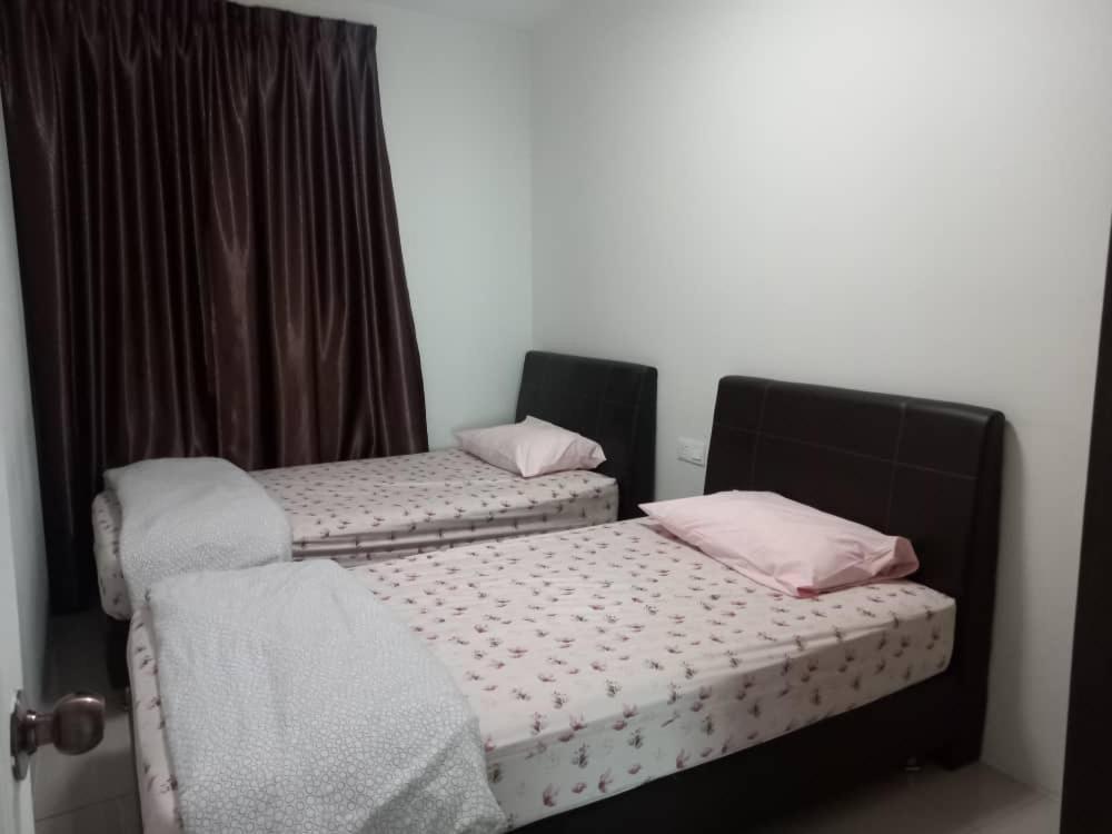 K. Riverfront Apartment Ipoh Bagian luar foto