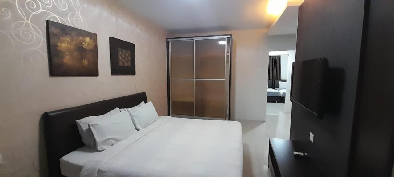K. Riverfront Apartment Ipoh Bagian luar foto