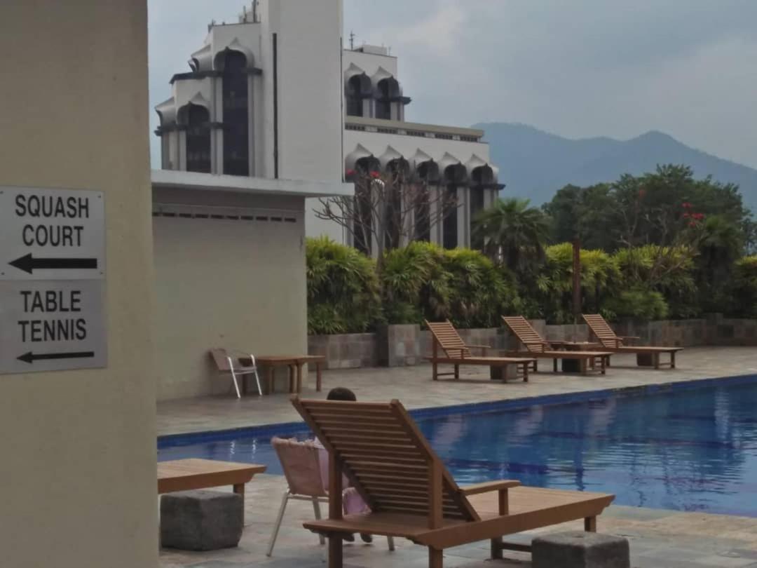 K. Riverfront Apartment Ipoh Bagian luar foto